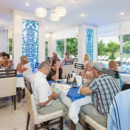 Lägenhetshotell Iris 4*